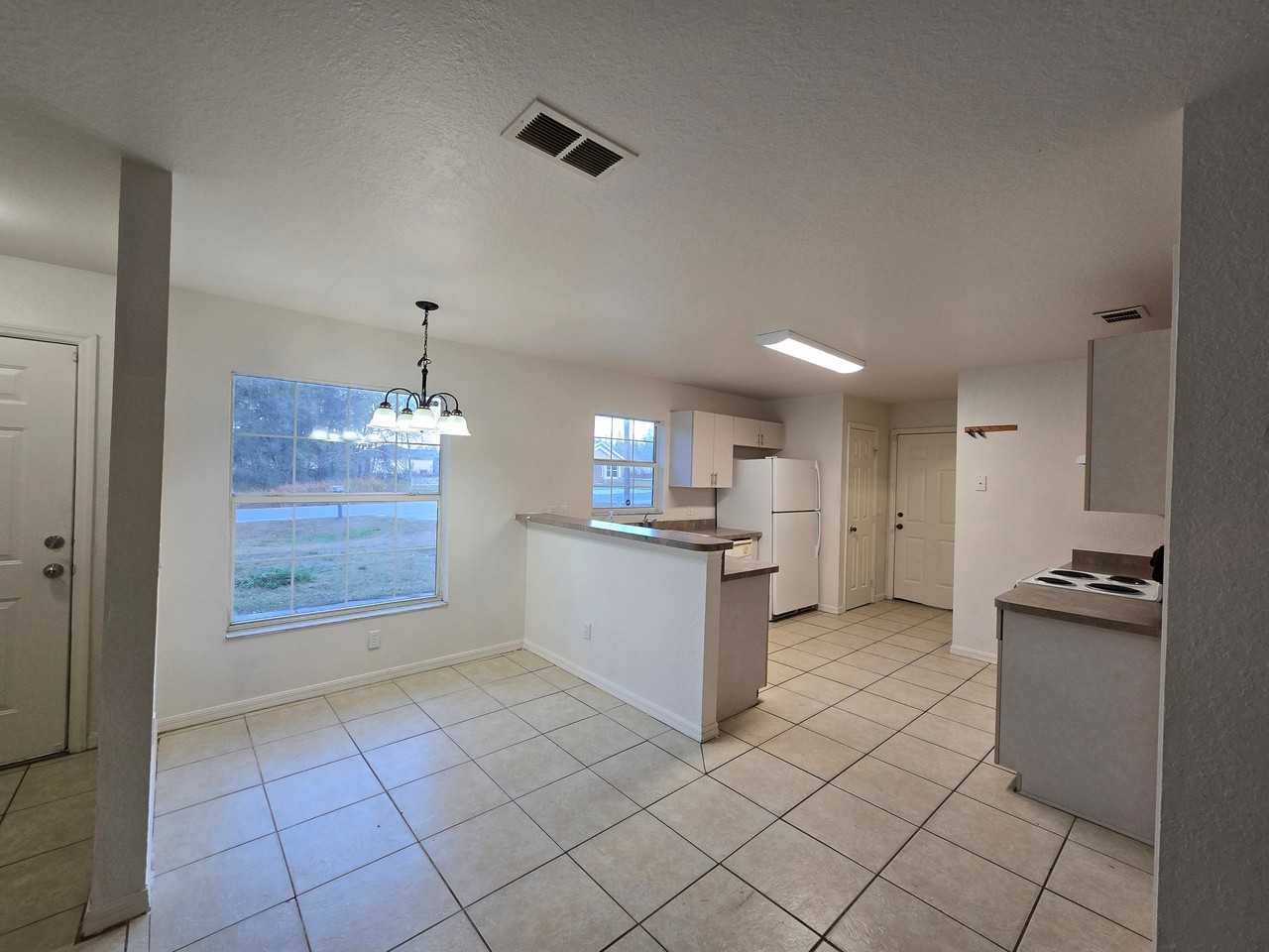 76 Willow Rd - Photo 4 of 9