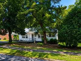 featured image of 1920 Drayton St