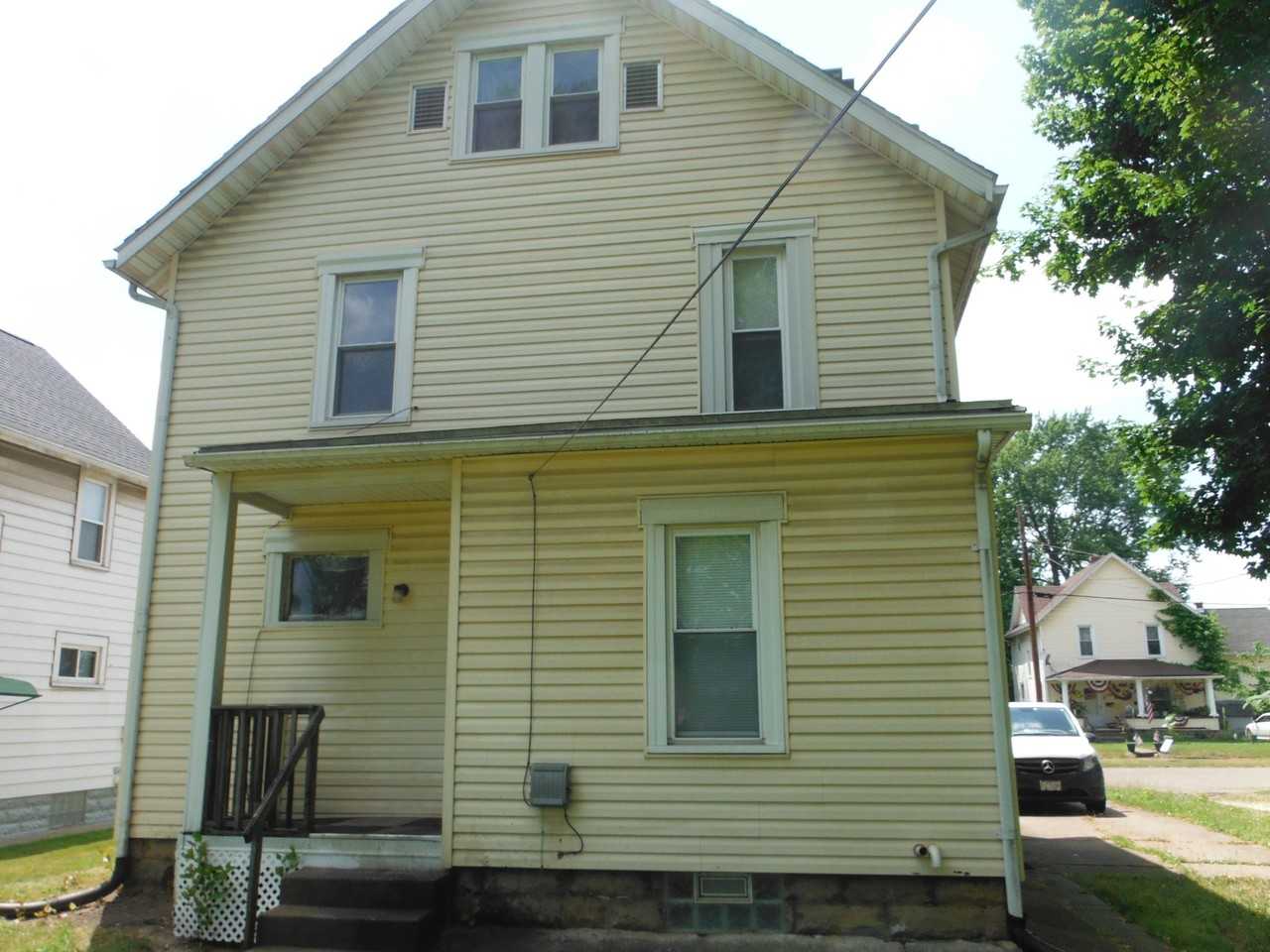 1364 Stark Ave Sw - Photo 3 of 15