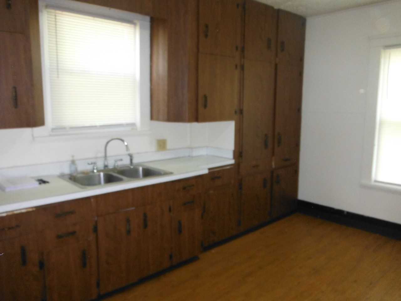 1364 Stark Ave Sw - Photo 5 of 15