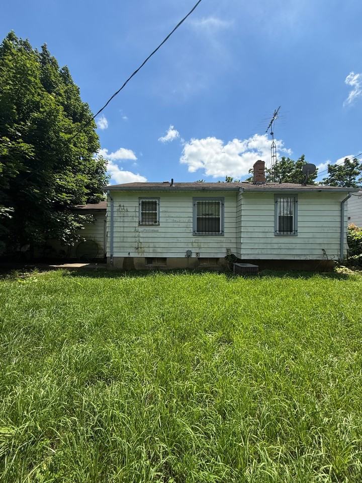 1802 Woodlin Dr - Photo 3 of 20