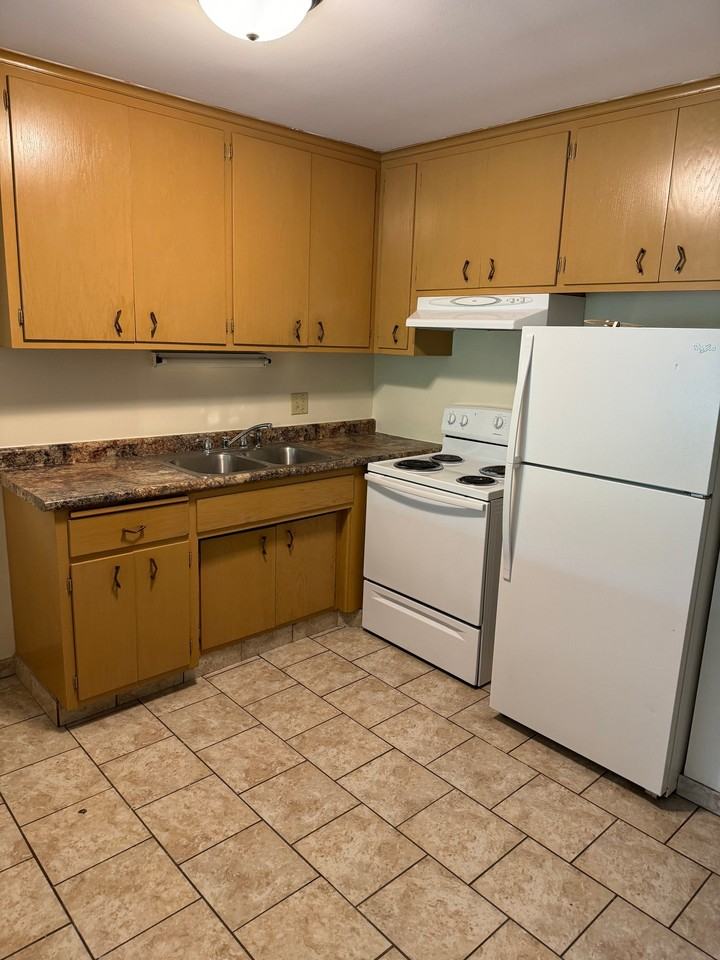 1161 Saint Clair Ave #21 - Photo 3 of 13