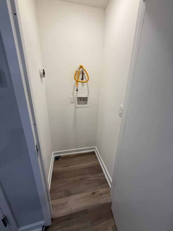 154 Hamilton Ave #202 - Photo 4 of 7