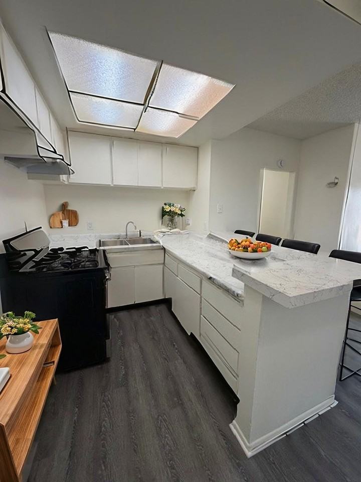 1535 E Canfield Ln #14 - Photo 2 of 7