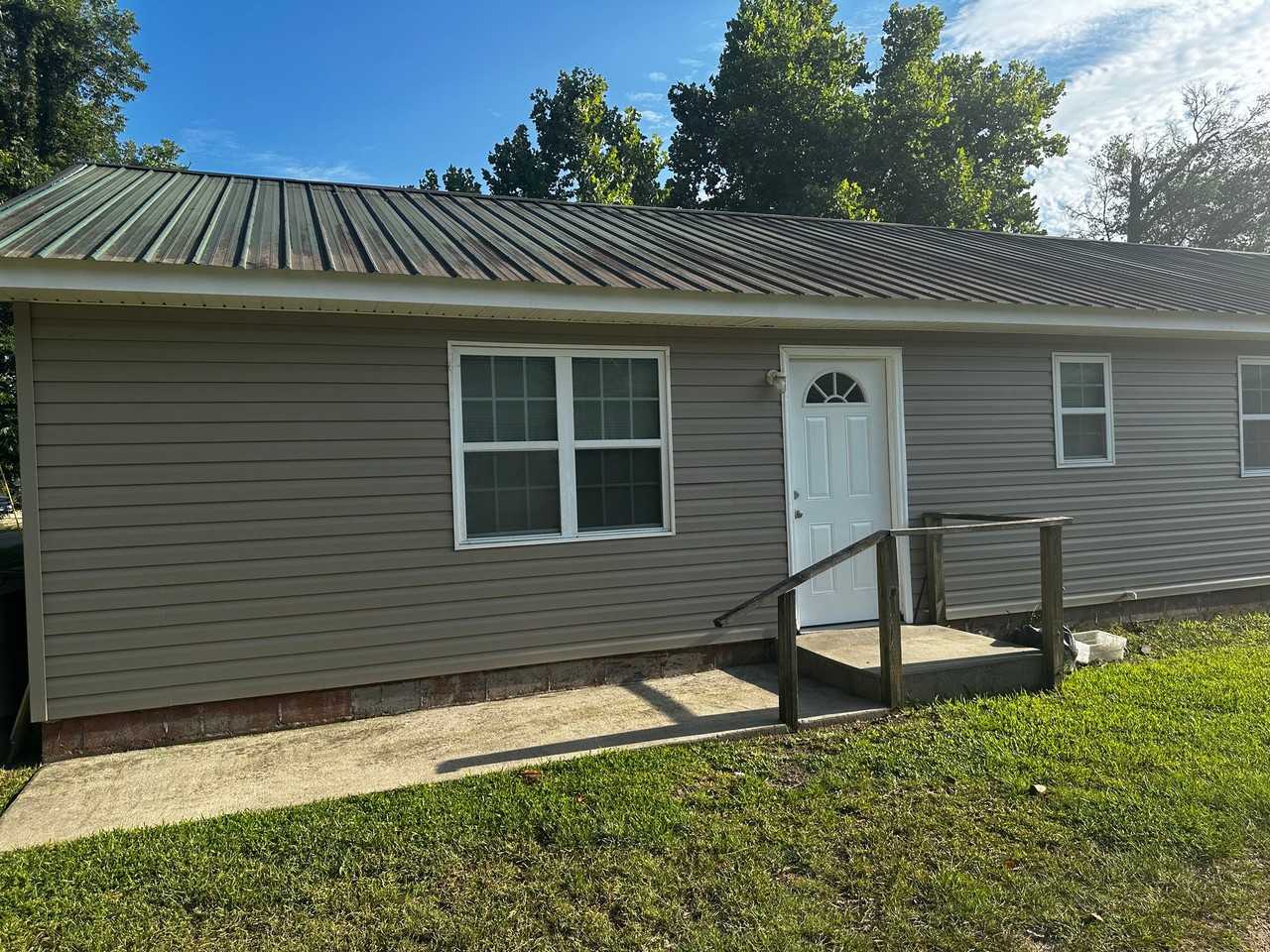 5 Bobby Donaldson Ave - Photo 2 of 20