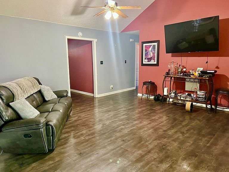 3722 Trenton Rd - Photo 2 of 20