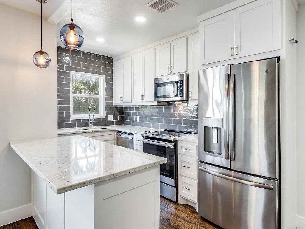 4302 Gaston Ave - Photo 2 of 4