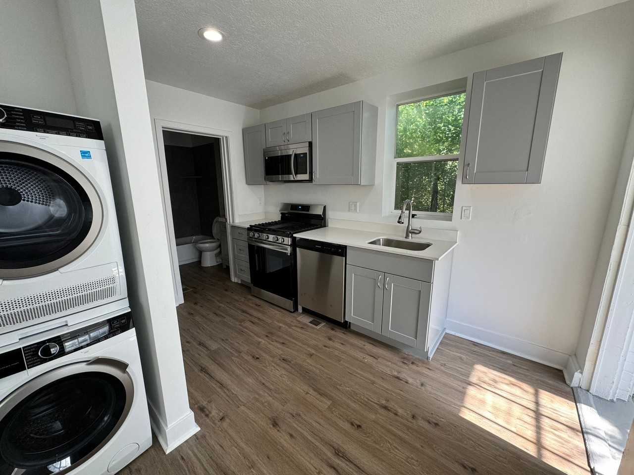 545 E St #545 - Photo 3 of 10