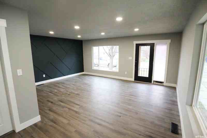 948 E Atkin Ave - Photo 3 of 21