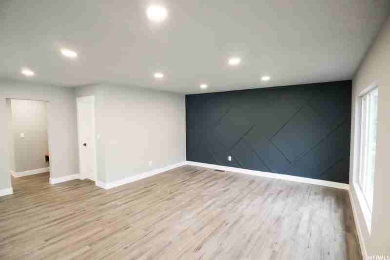 948 E Atkin Ave - Photo 4 of 21