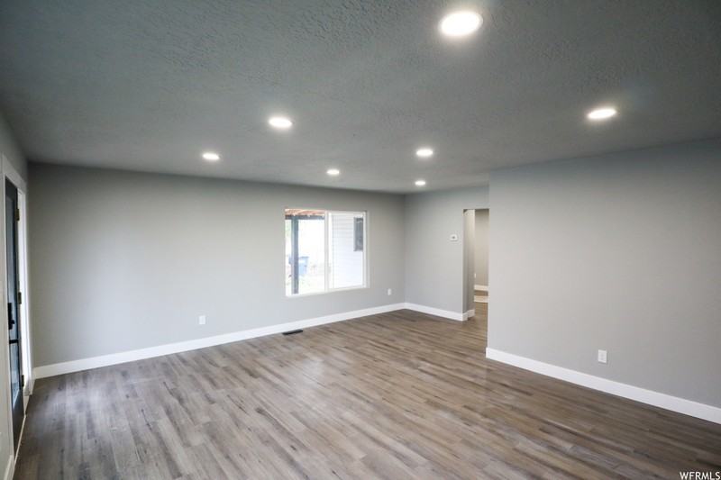 948 E Atkin Ave - Photo 6 of 21