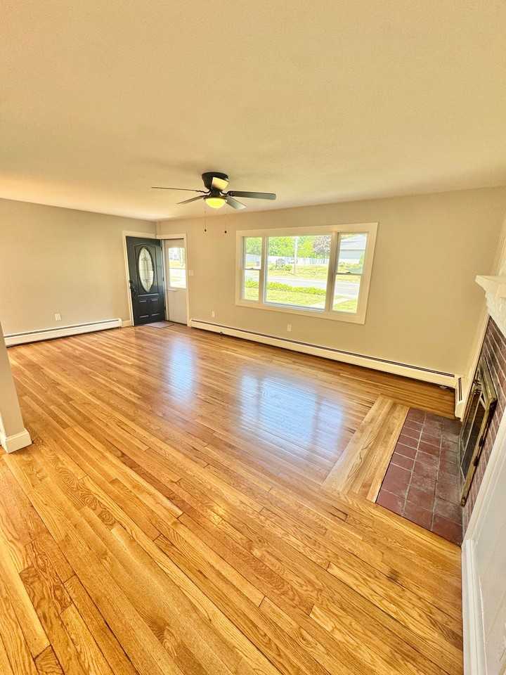 12 Hadley St - Photo 3 of 10