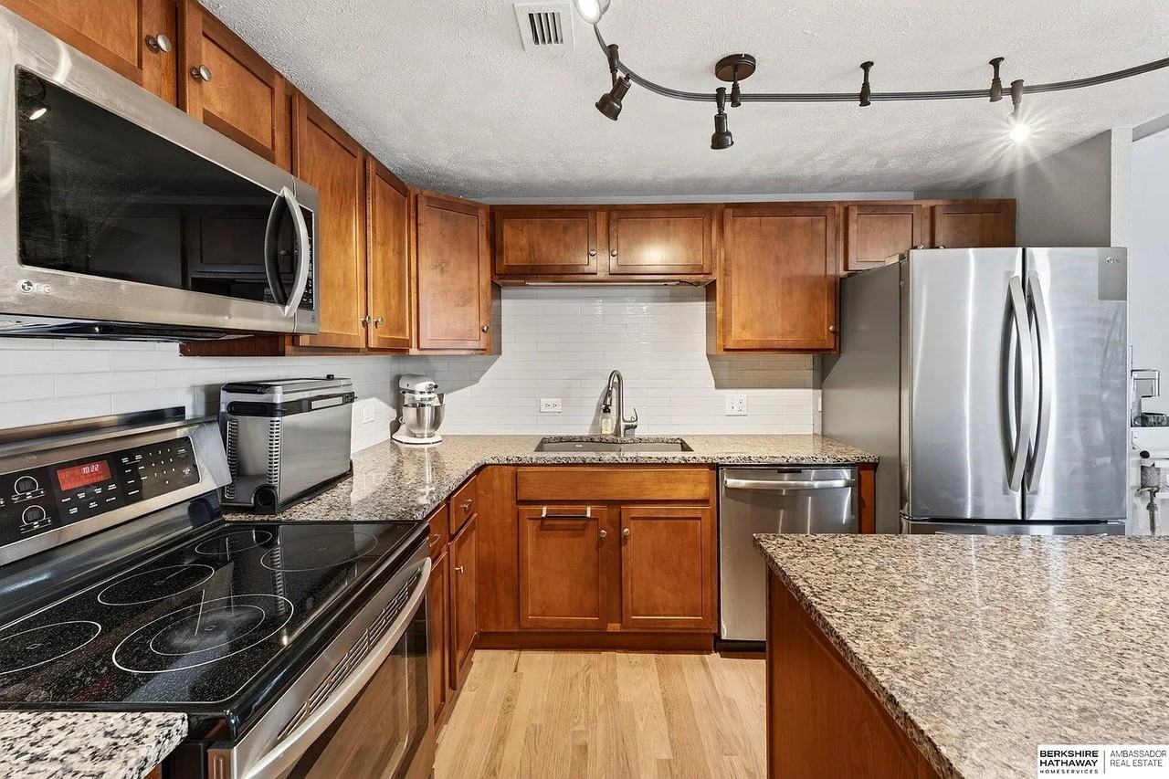 105 N 31st Ave #505 - Photo 3 of 22