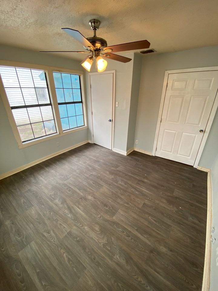 216 W Ave C Robstown Texas - Photo 7 of 20