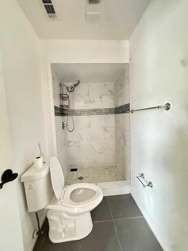 1413 Manor Dr Ne - Photo 6 of 10