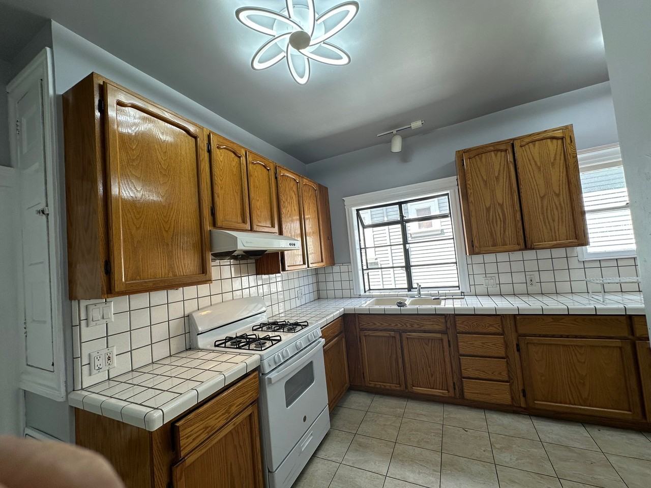 1438 4th Ave - Photo 7 of 13