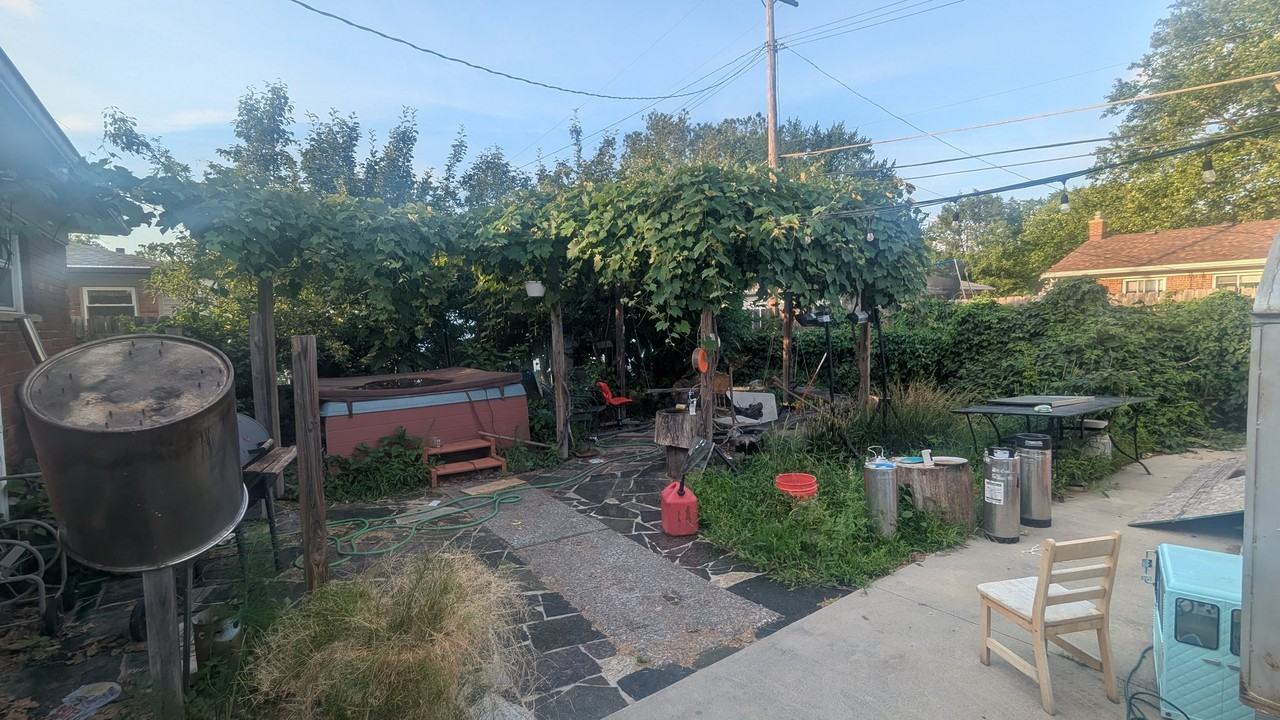 5551 Cranbrook St - Photo 2 of 6