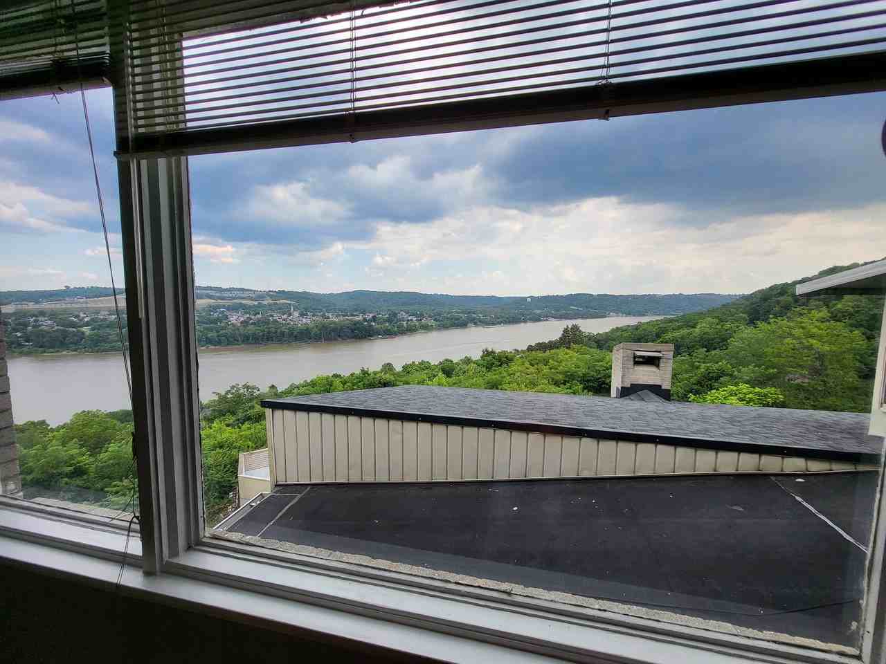 490 Mount Hope Ave #508 - Photo 6 of 14