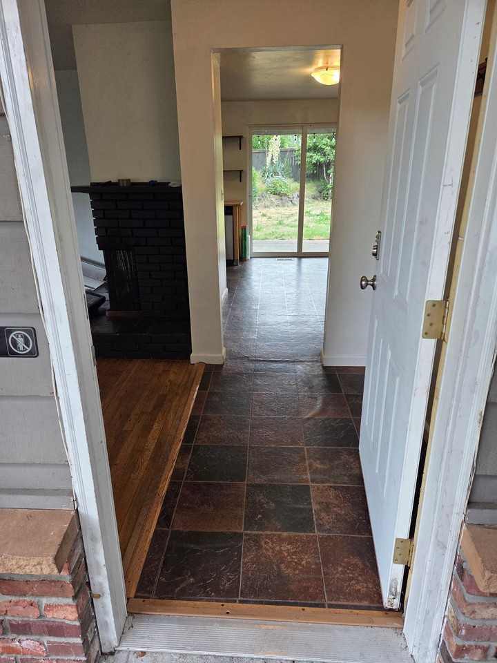 216 Jericho Ave Ne - Photo 2 of 20