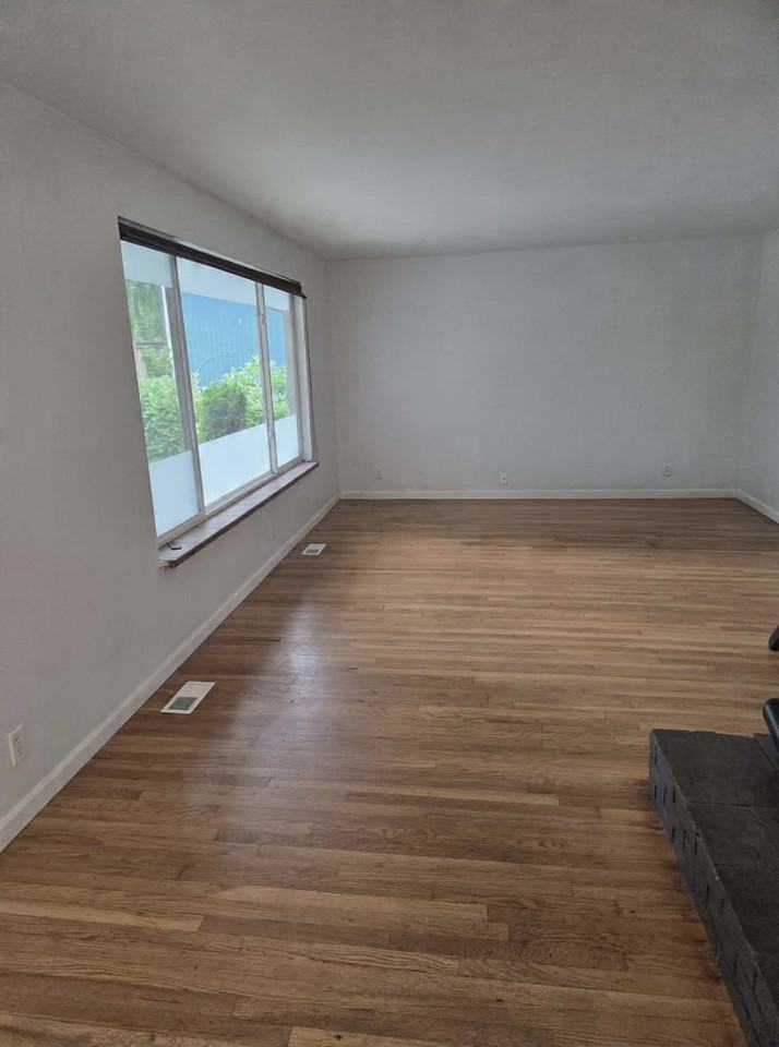 216 Jericho Ave Ne - Photo 5 of 20