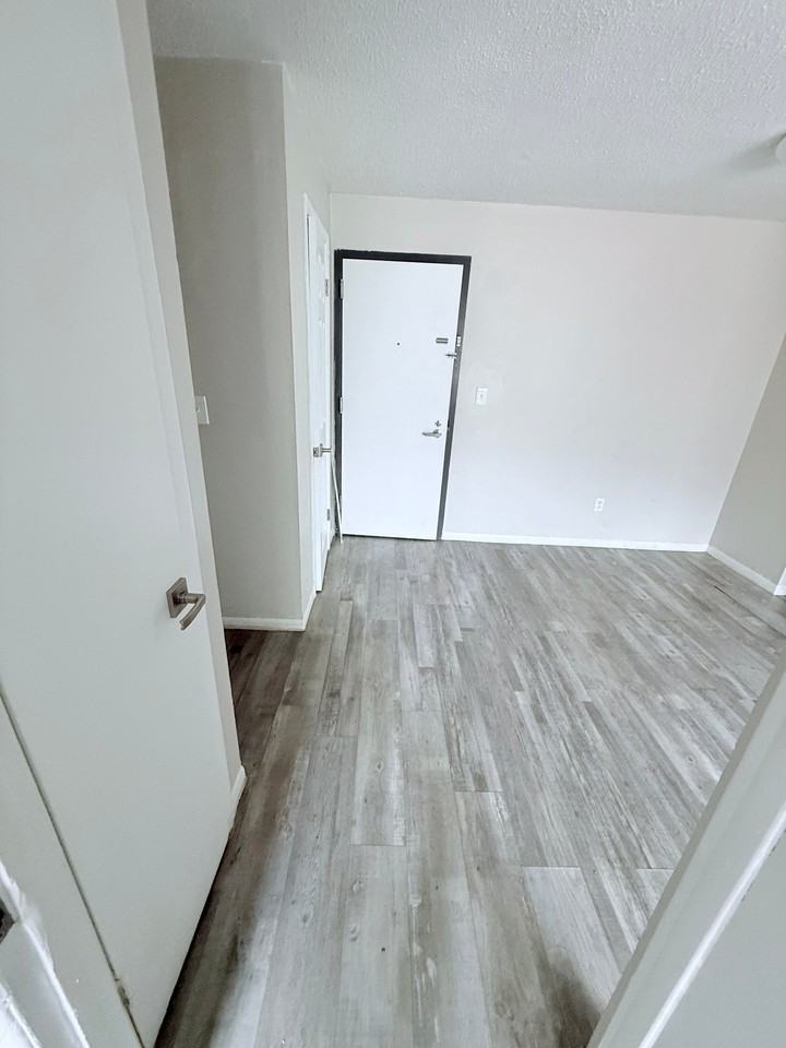 194 Washington St #324 - Photo 2 of 9