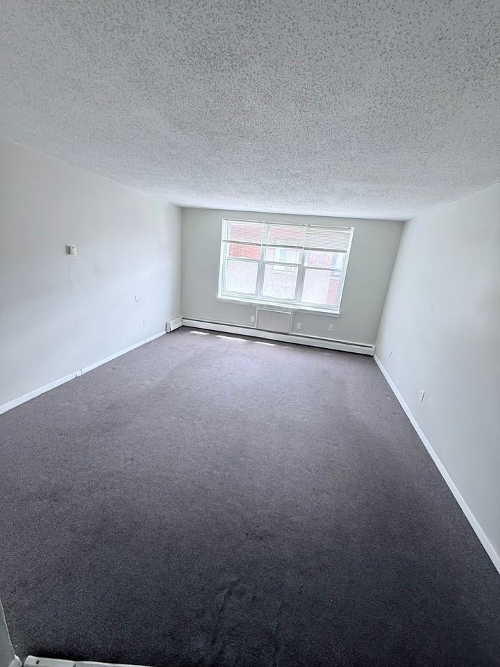194 Washington St #324 - Photo 4 of 9