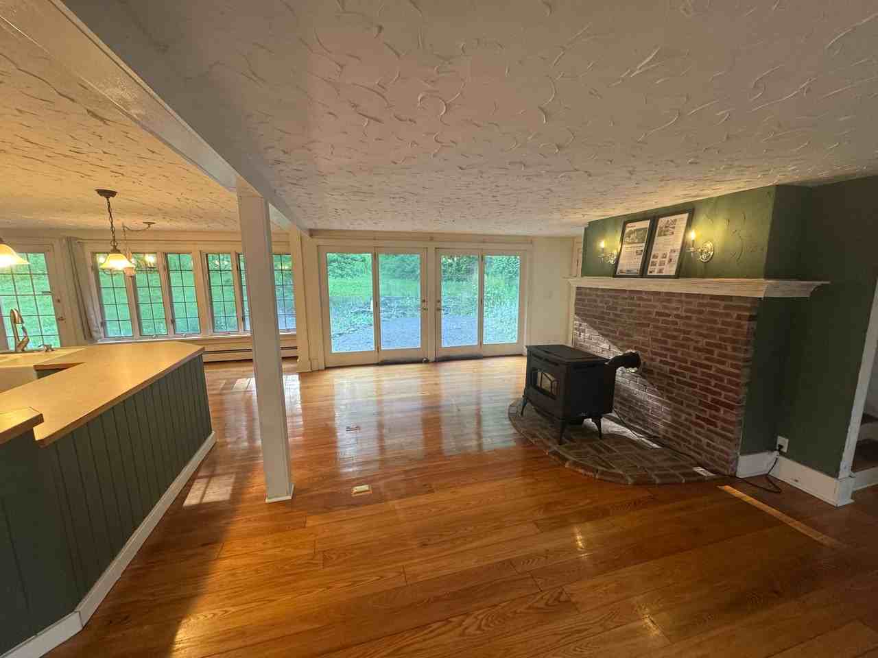 3411 Henneberry Rd - Photo 3 of 12