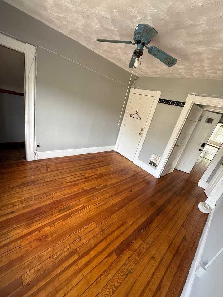 224 Vine St #3