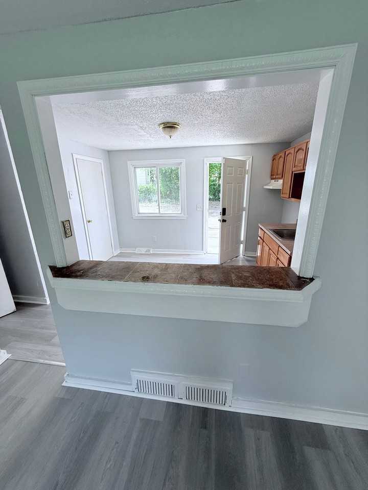 161 Martin St #5 - Photo 3 of 17