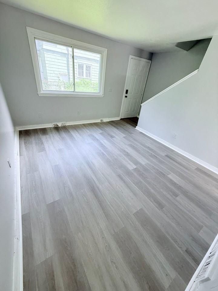 161 Martin St #5 - Photo 4 of 17