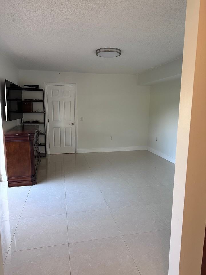 9102C Sw 19th Pl - Photo 2 of 6