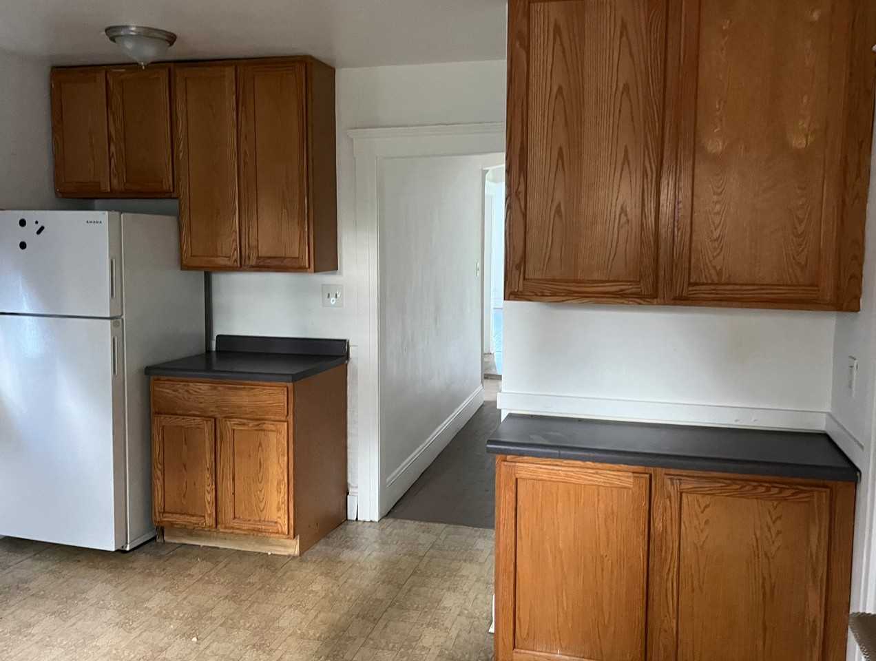 309 3rd St #3C - Photo 3 of 8