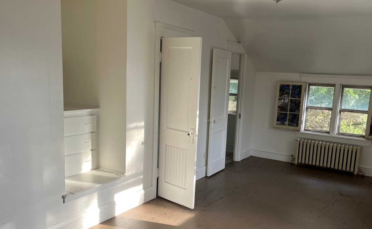 309 3rd St #3C - Photo 7 of 8