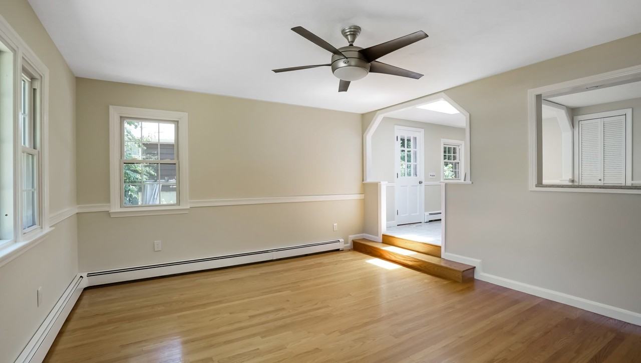 54 E Boscobel St - Photo 3 of 9