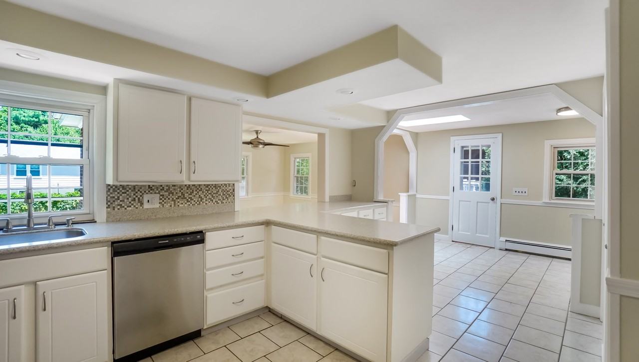 54 E Boscobel St - Photo 4 of 9