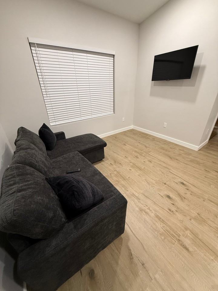 322 W Madison St #2 - Photo 6 of 10