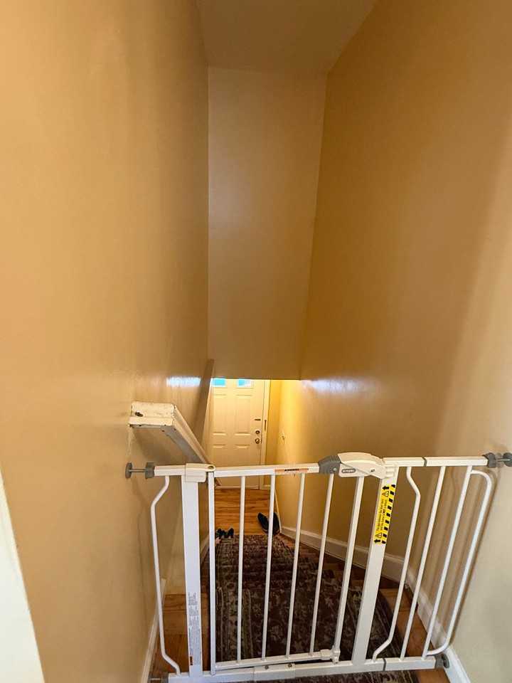 210 Gordon Ave - Photo 4 of 11