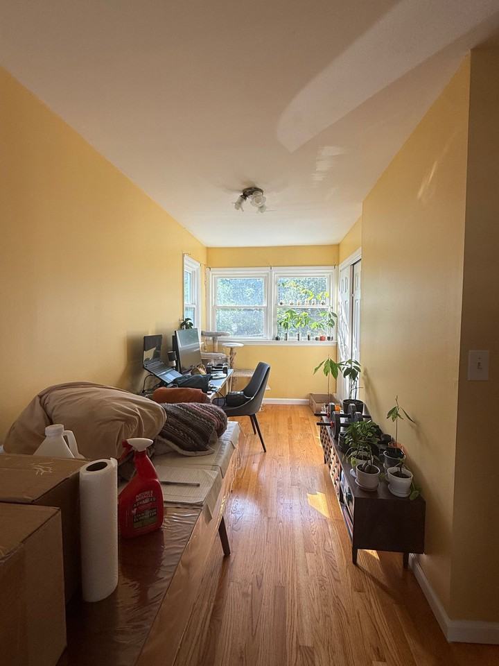 210 Gordon Ave - Photo 7 of 11