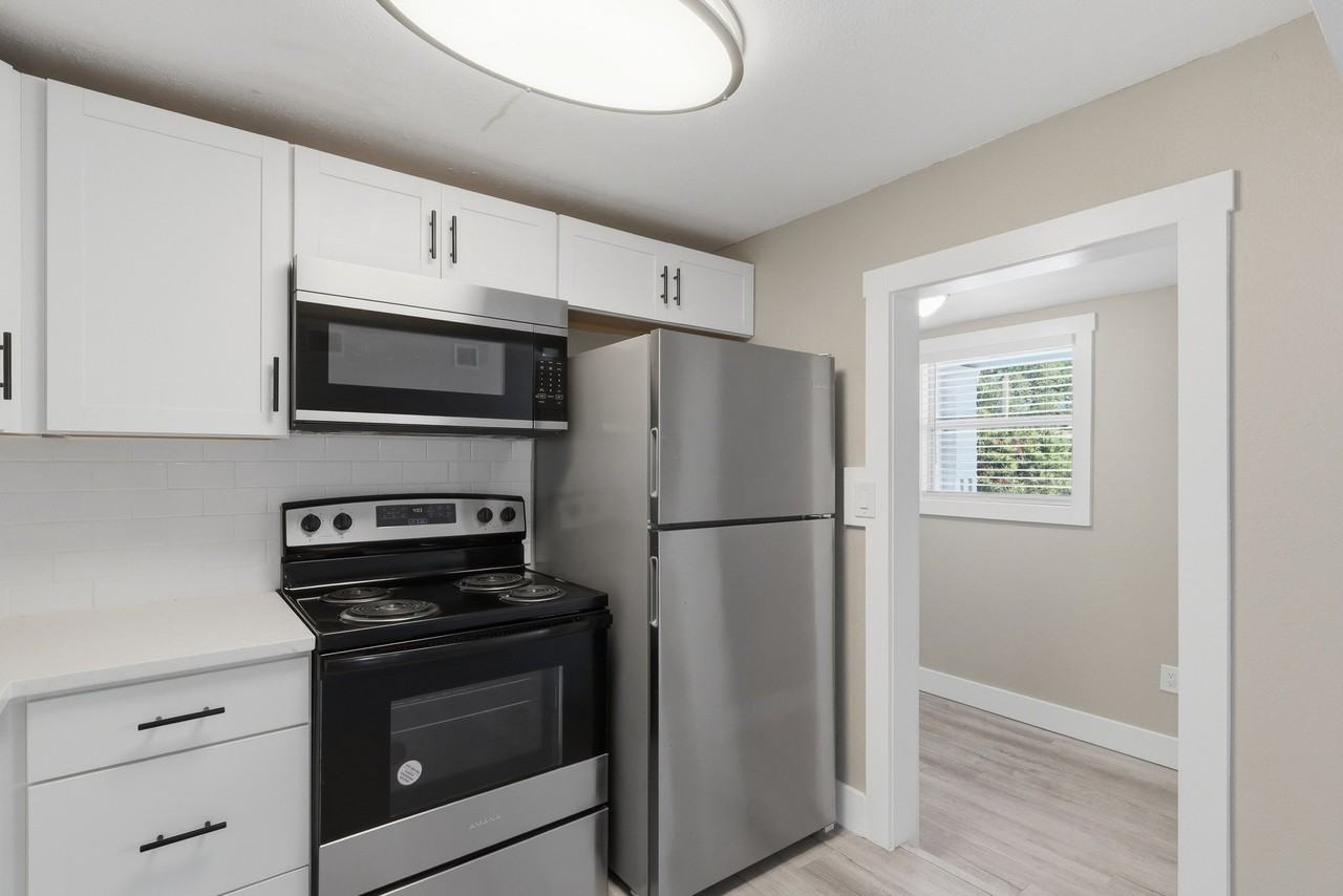 10568 117th Dr - Photo 5 of 20