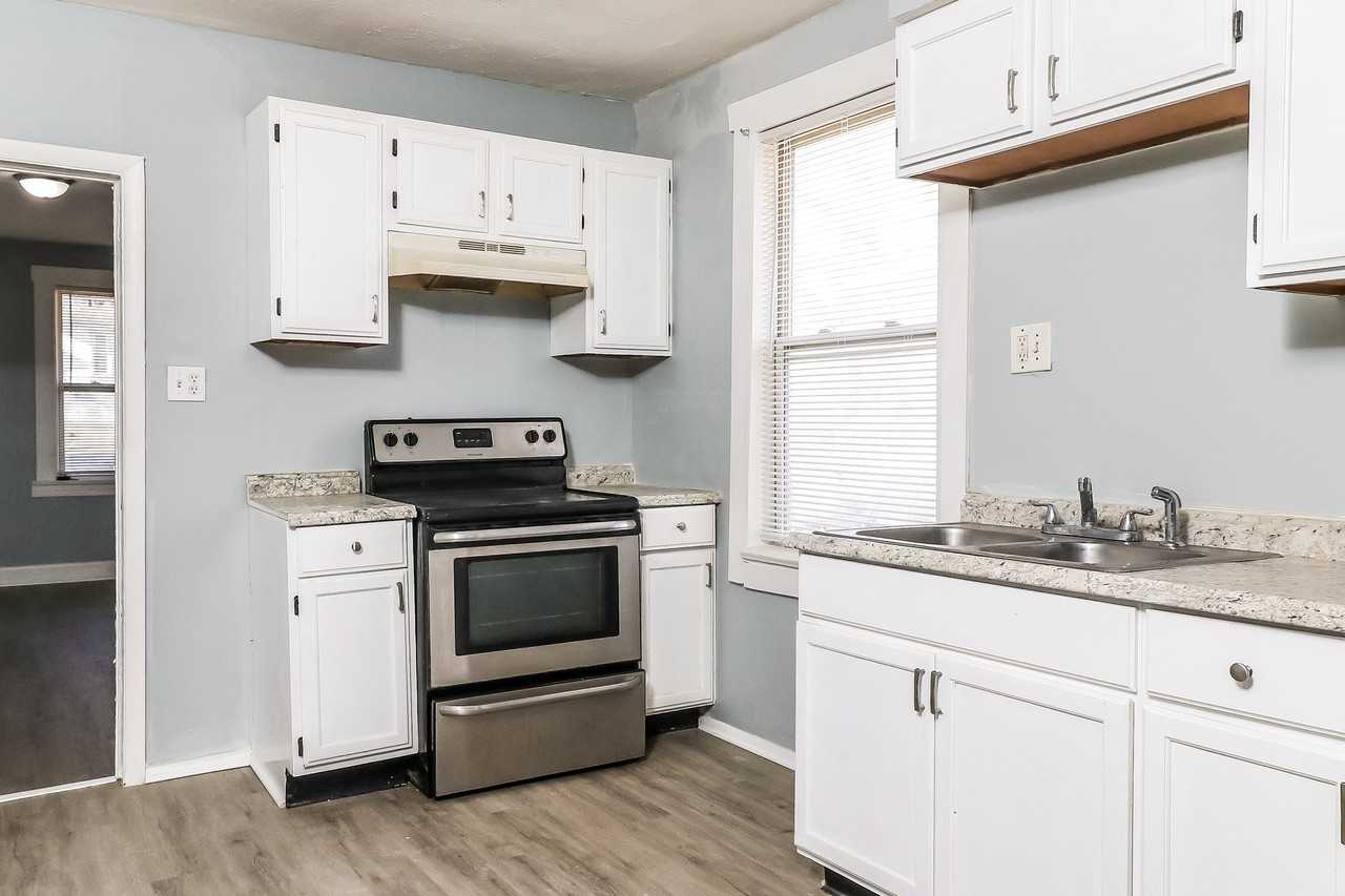 5470 Hamilton Ave - Photo 4 of 6