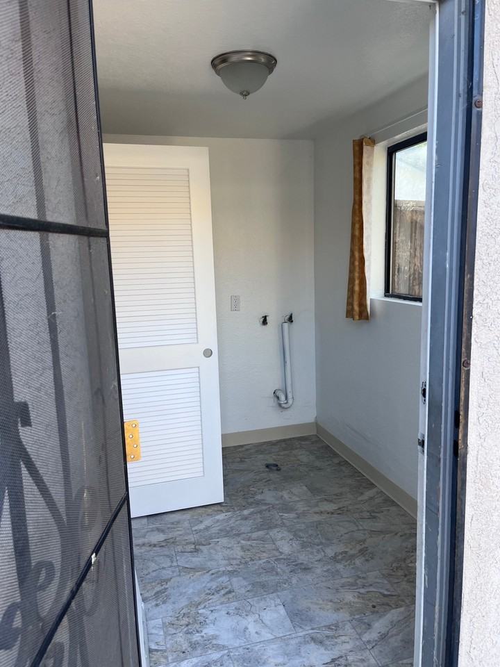 330 Arizona St - Photo 3 of 4