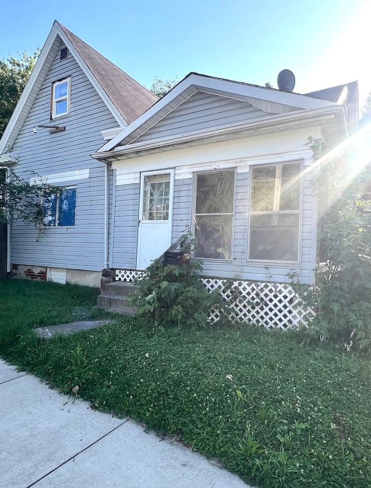 305 S Maffit St - Photo 2 of 20
