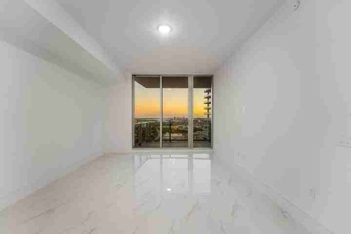 220 Lake Shore Drive - Photo 4 of 8