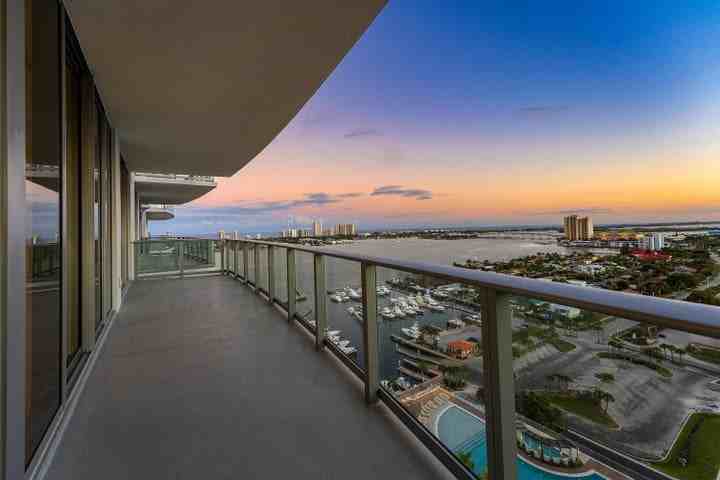 220 Lake Shore Drive - Photo 5 of 8