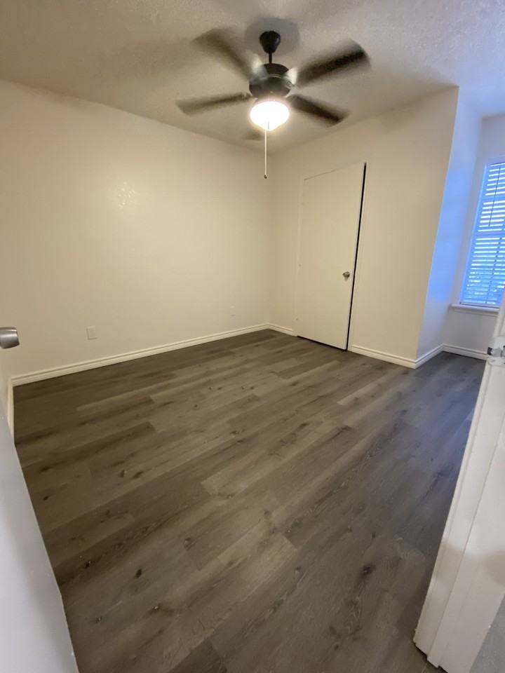 304 Cates Dr #304 - Photo 3 of 15