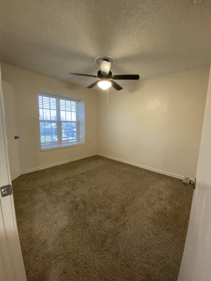 304 Cates Dr #304 - Photo 6 of 15