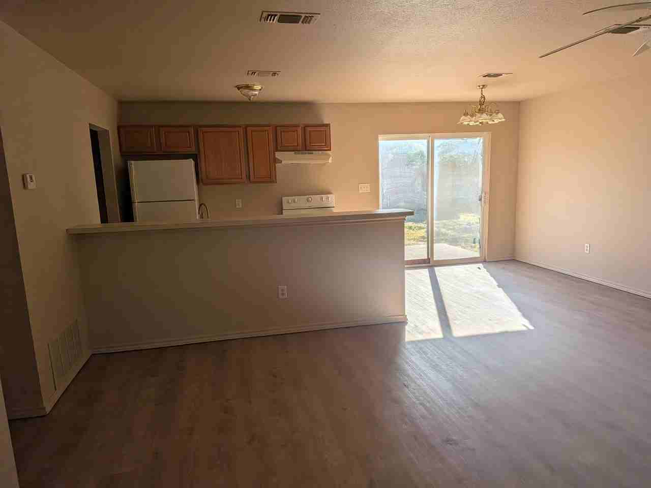 6205 S Lakeside Hills Ct #NA - Photo 3 of 10