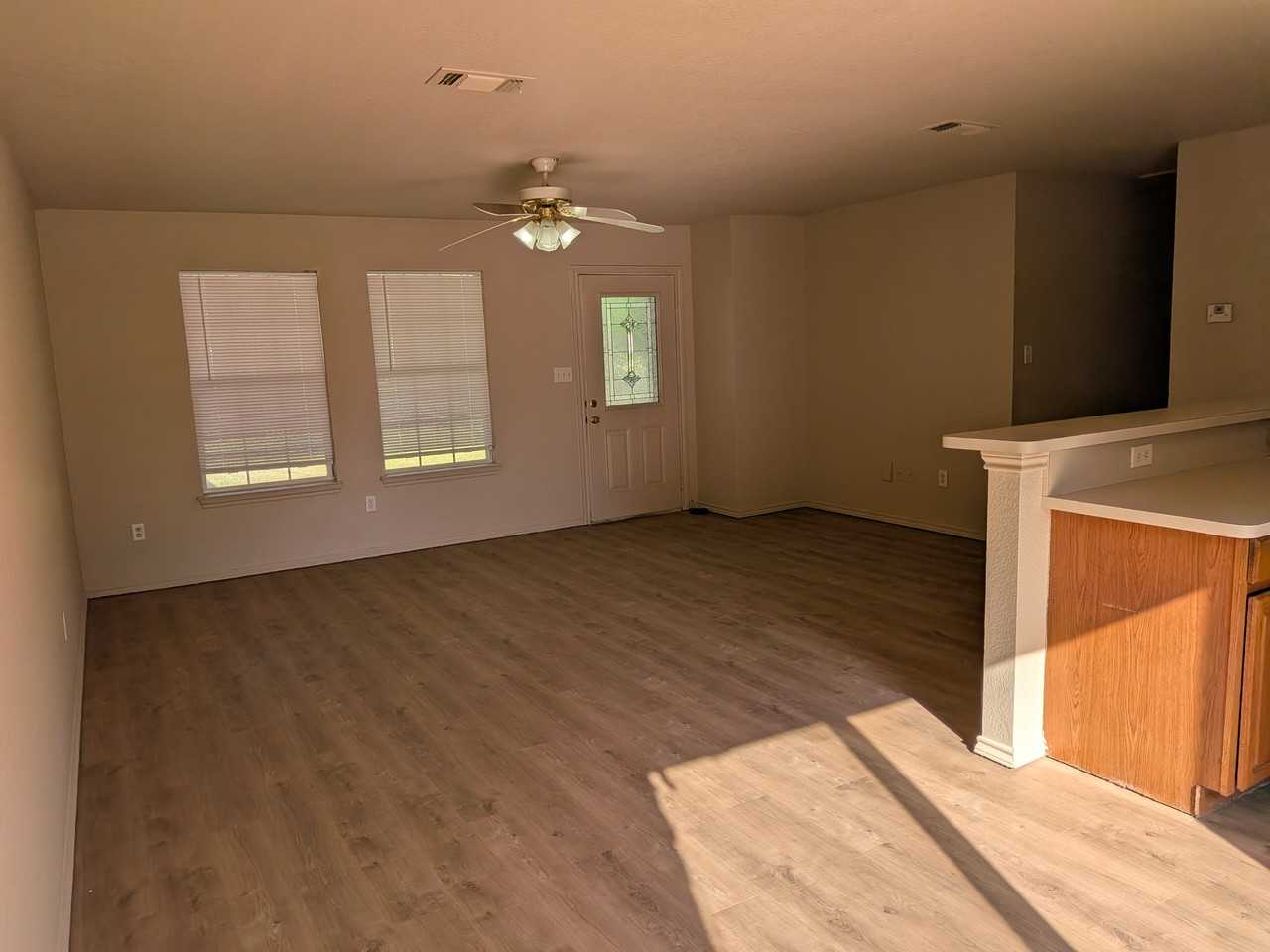 6205 S Lakeside Hills Ct #NA - Photo 4 of 10