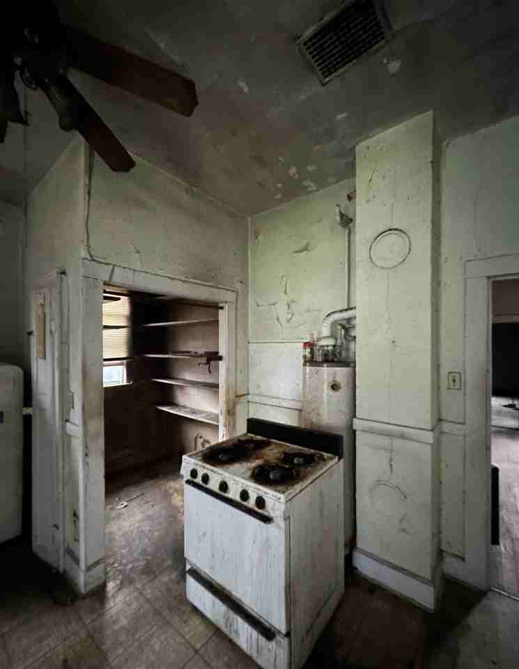 731 E Florida St #NA - Photo 7 of 8
