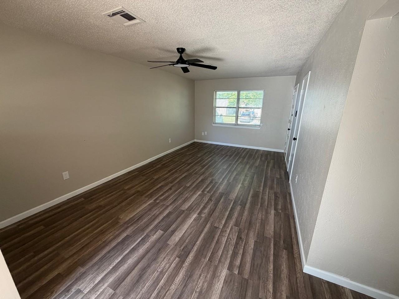 2408 Nw Norman Cir #NA - Photo 5 of 23